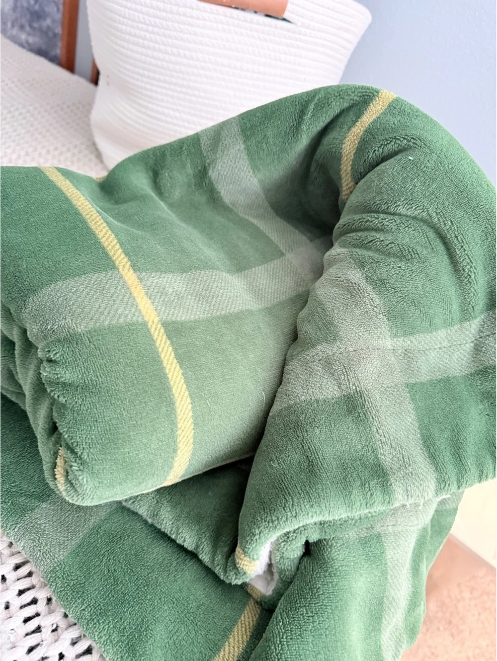 Green Plaid Sherpa-Lined Blanket / Pet Throw